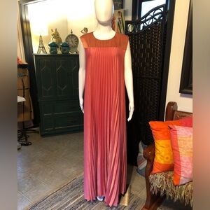 Elegant Pink Sleeveless Dress Made in Italy
